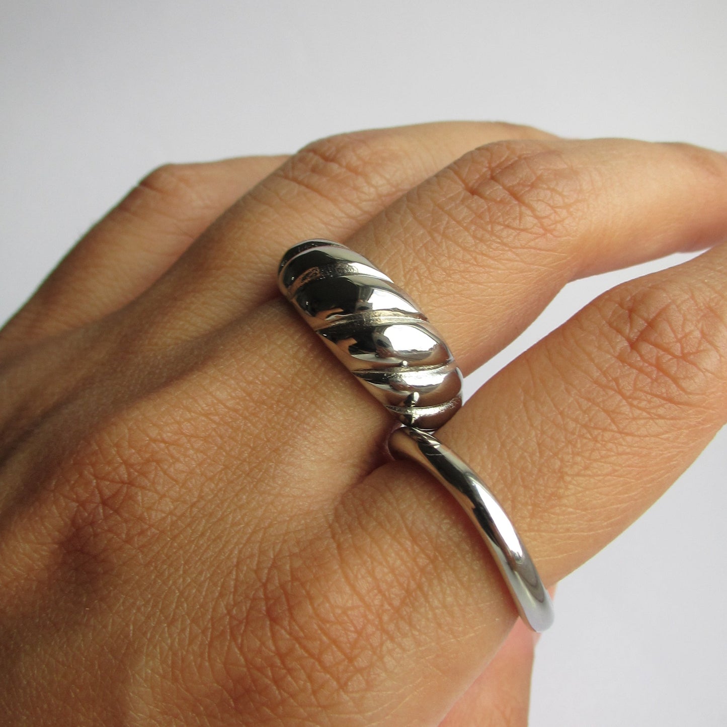 Crouissant ring