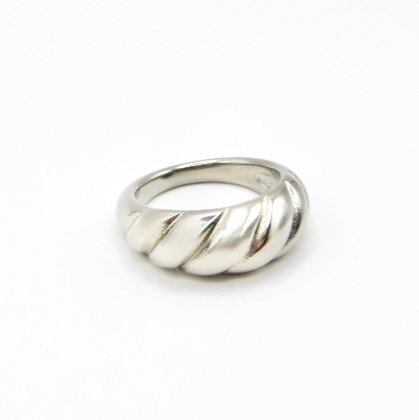 Crouissant ring
