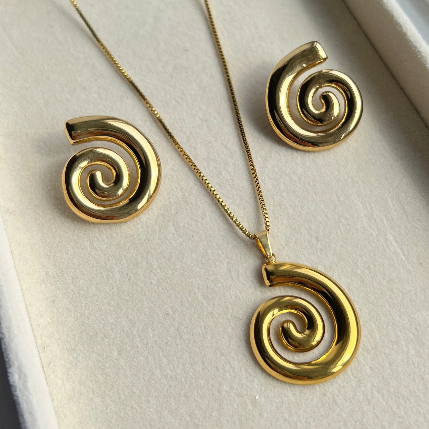 Swirl Necklace